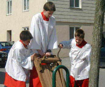 Rattling on Good Friday in Wartenberg